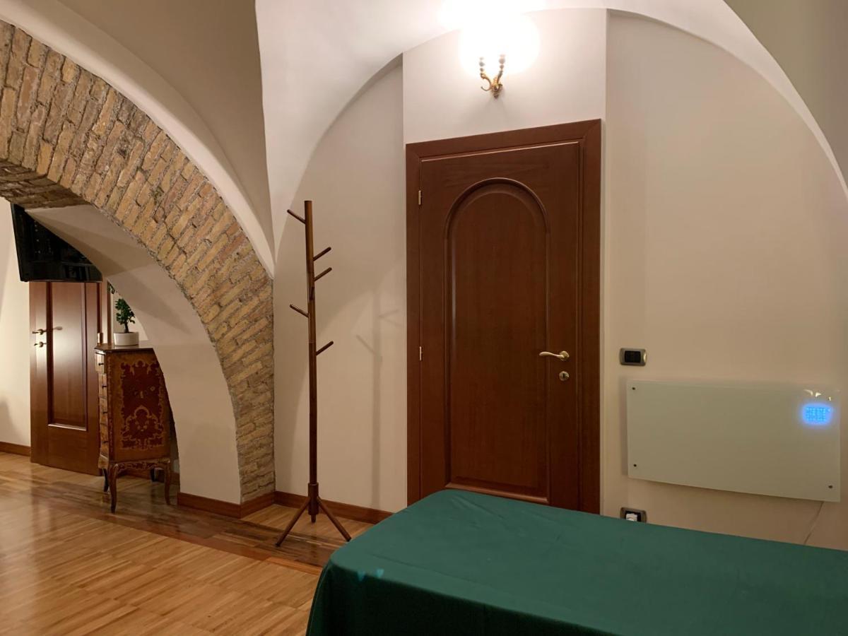 Residenza Tritone Luxury Guest House Trevi Fountain ローマ エクステリア 写真