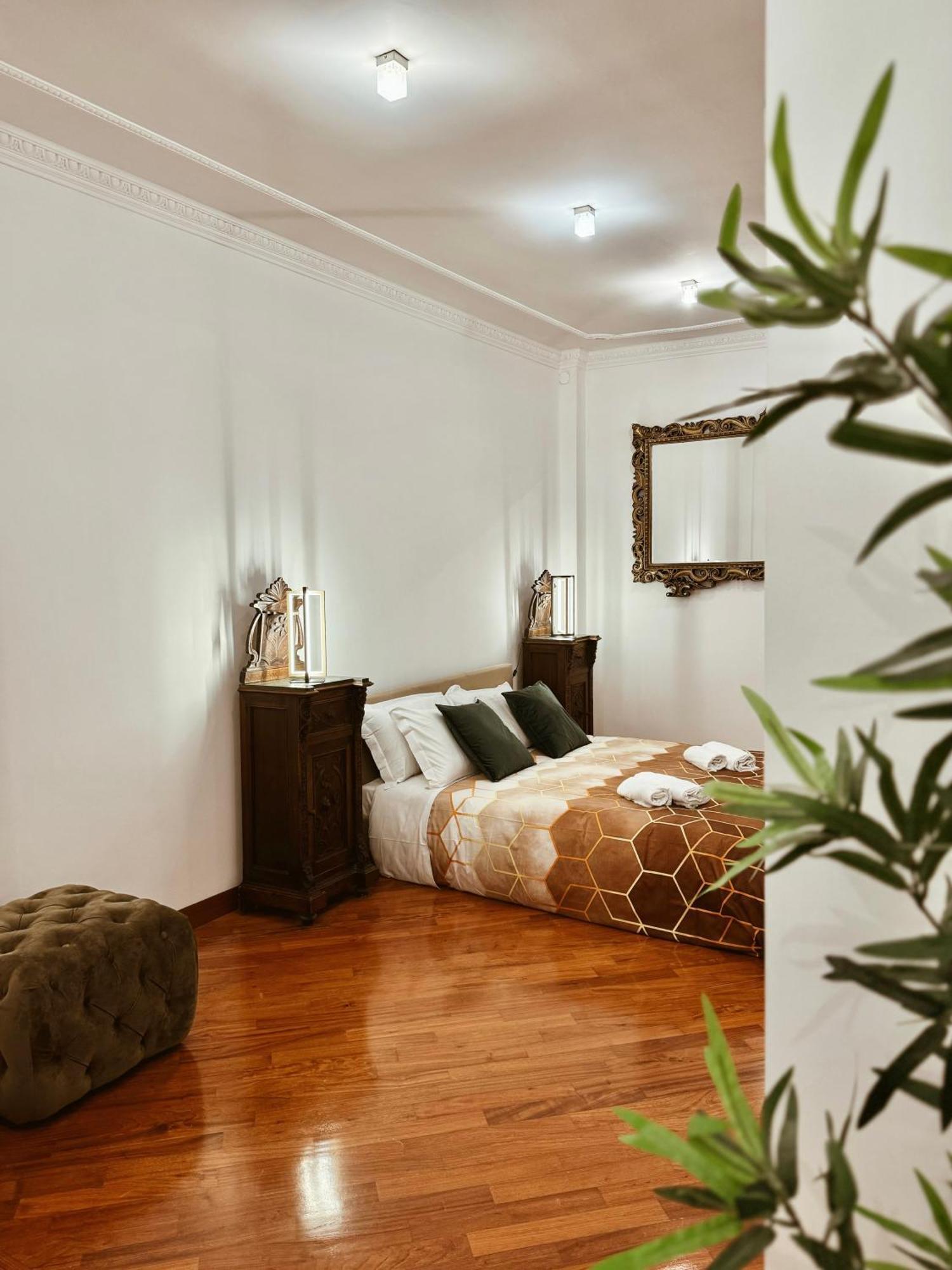 Residenza Tritone Luxury Guest House Trevi Fountain ローマ エクステリア 写真