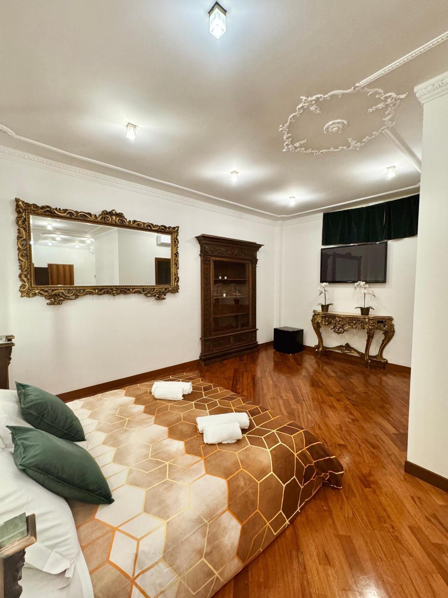 Residenza Tritone Luxury Guest House Trevi Fountain ローマ エクステリア 写真