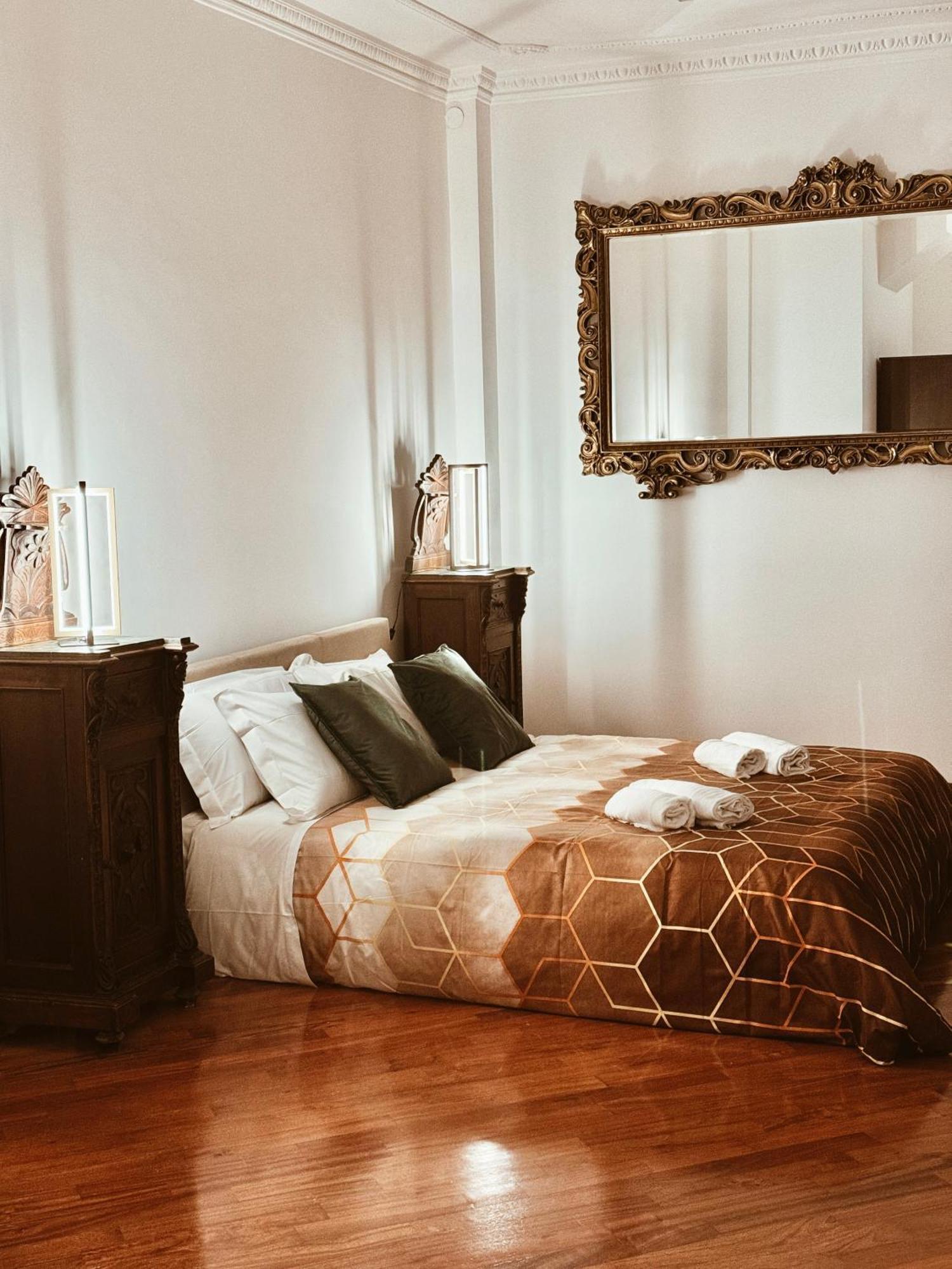 Residenza Tritone Luxury Guest House Trevi Fountain ローマ エクステリア 写真