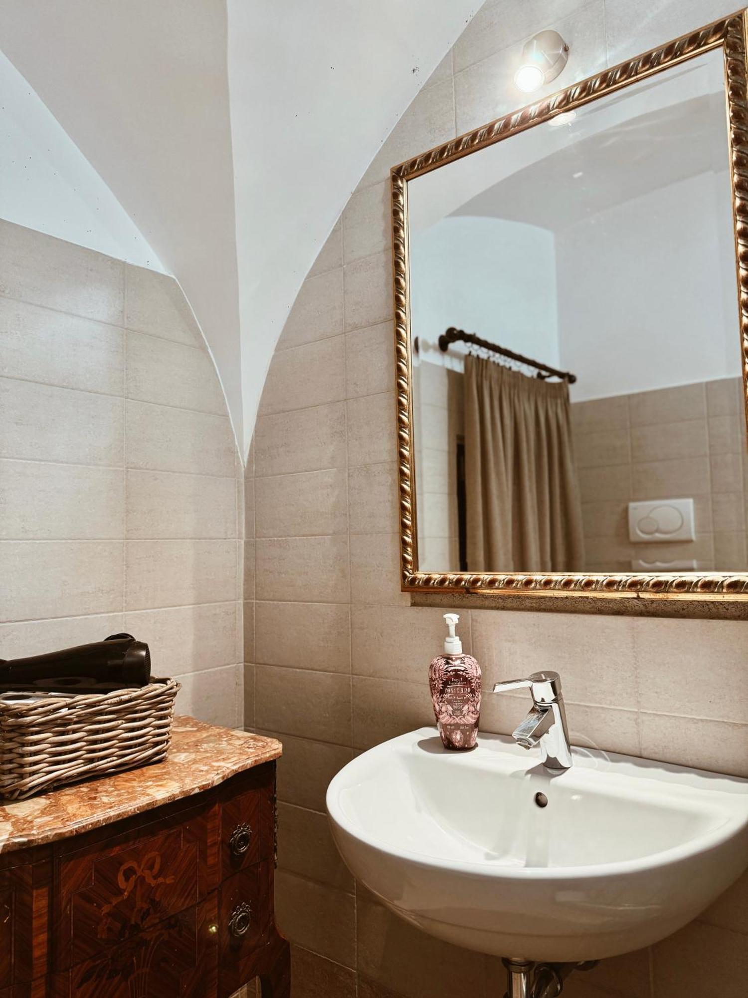 Residenza Tritone Luxury Guest House Trevi Fountain ローマ エクステリア 写真