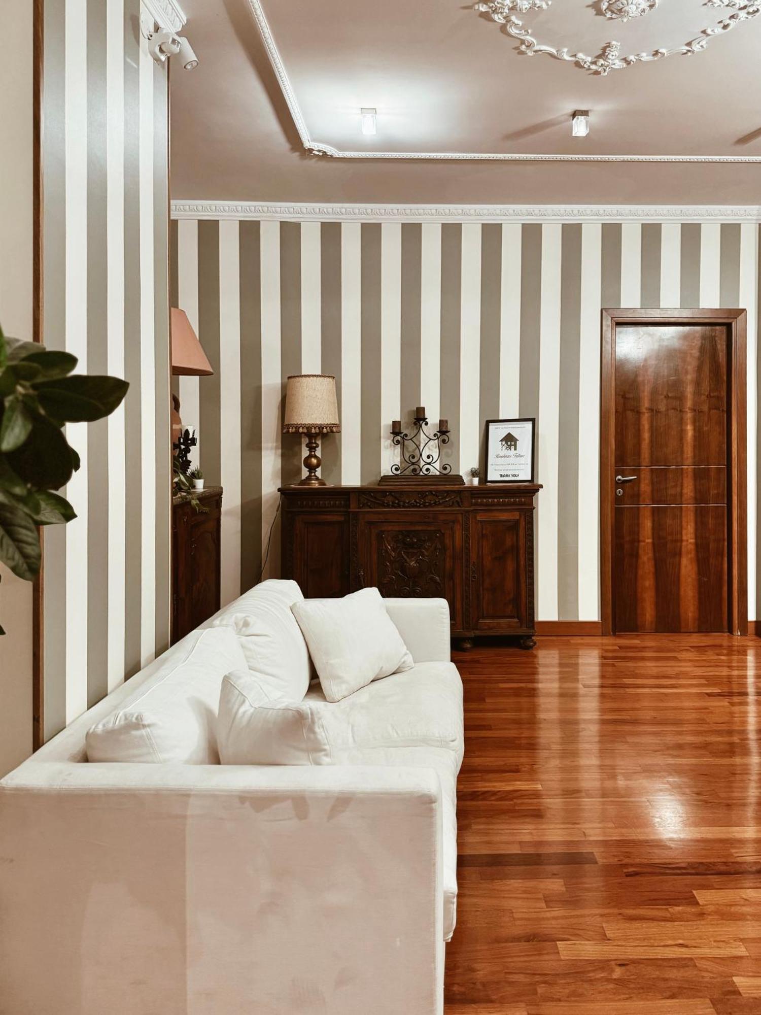 Residenza Tritone Luxury Guest House Trevi Fountain ローマ エクステリア 写真
