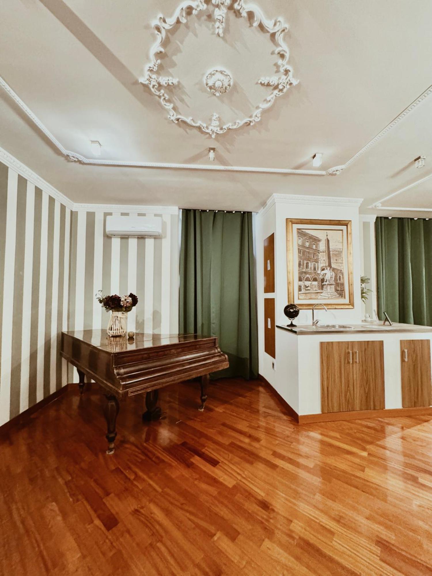 Residenza Tritone Luxury Guest House Trevi Fountain ローマ エクステリア 写真