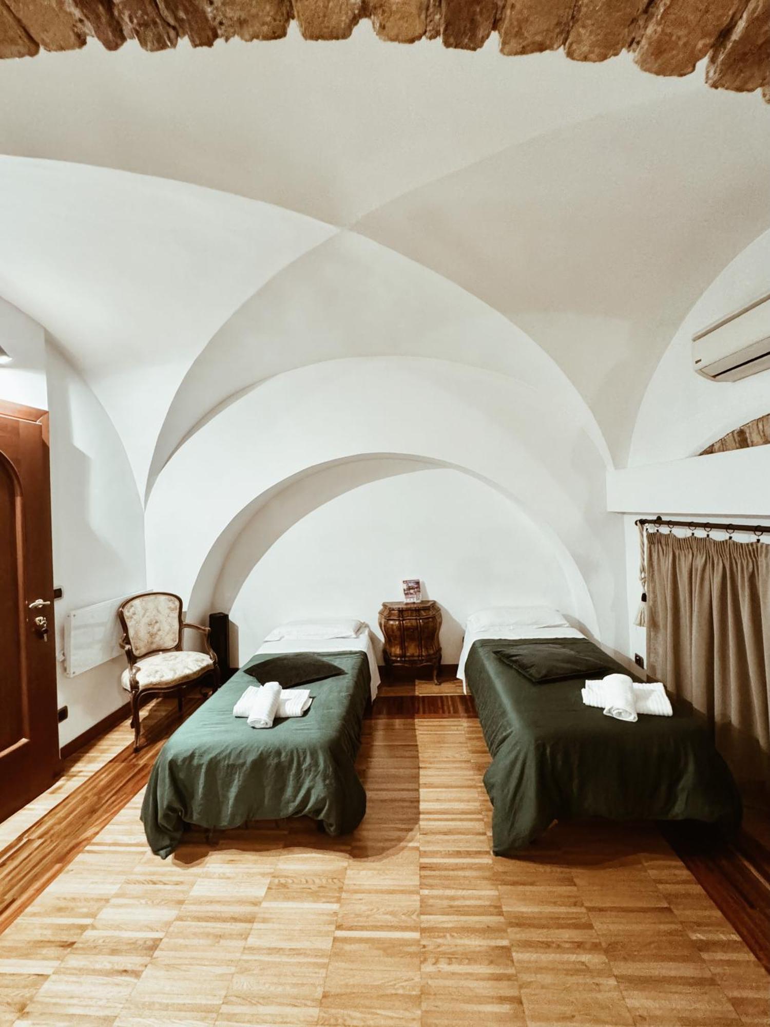 Residenza Tritone Luxury Guest House Trevi Fountain ローマ エクステリア 写真
